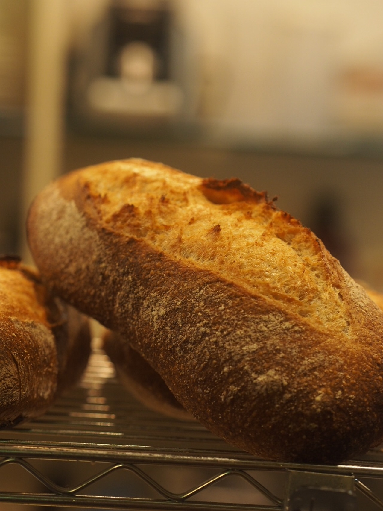 どうもドンデコルテの渡辺さんと一緒の年齢の店主です