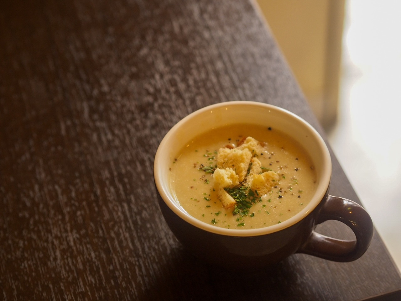 どうも髪を切ったのでウキウキな店主です